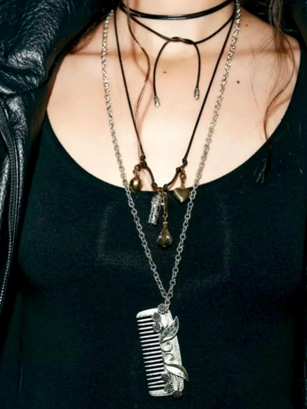 ZARA 2 Pack Comb Charm Nrcklaced